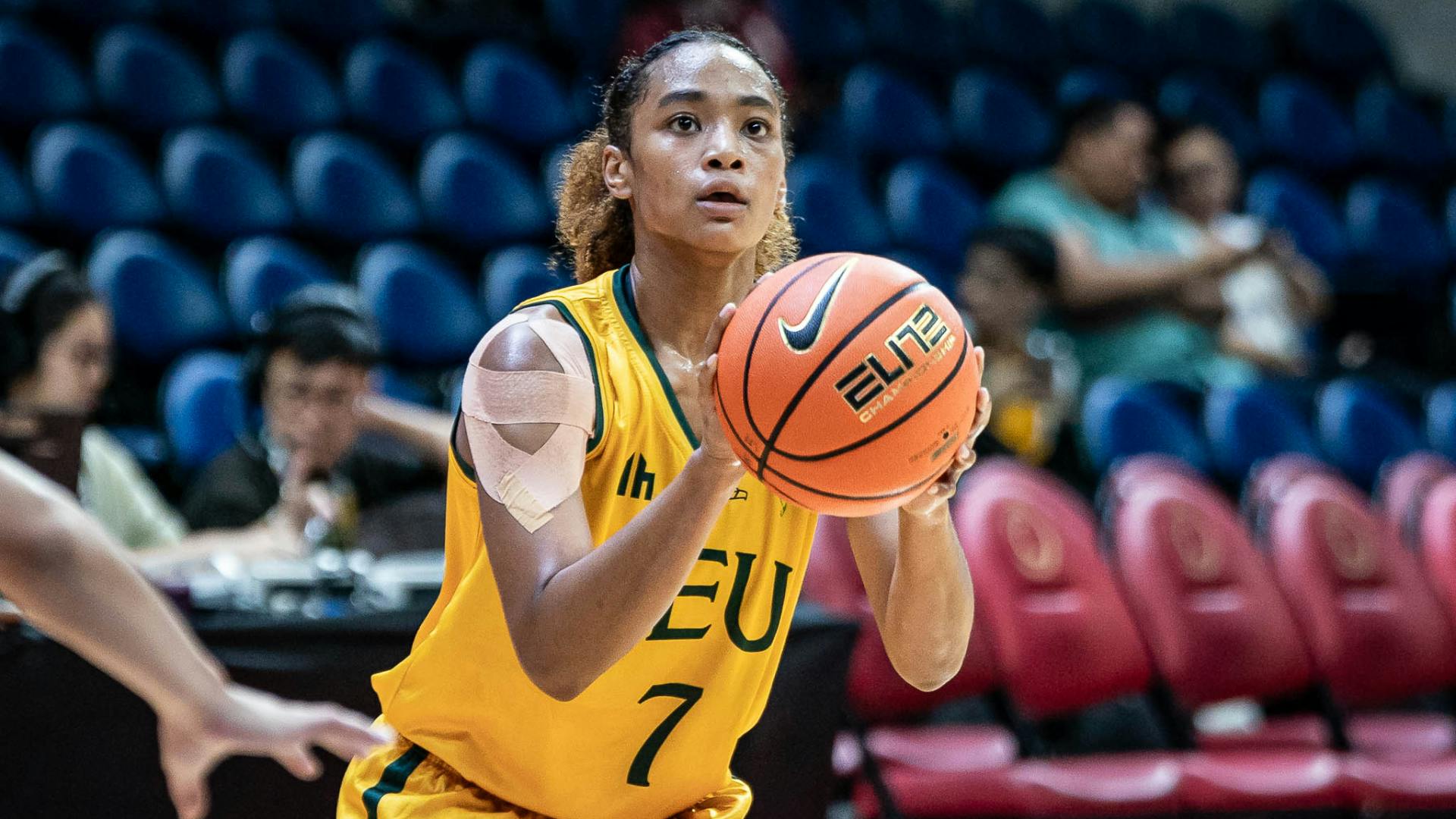 FEU stays alive in UAAP women